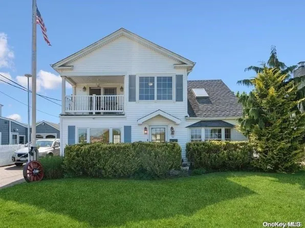 52 Edward Avenue, Babylon, NY 11702