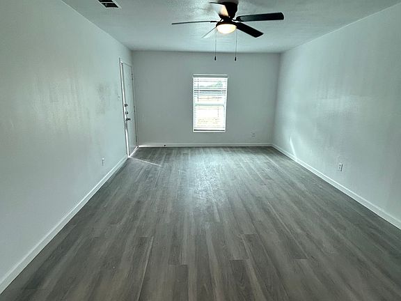 5th image of 1712 S Hyde Park Ave