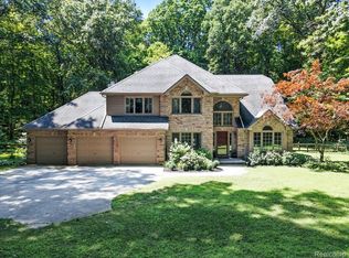 3699 W Surrey Ln, Fort Gratiot, MI 48059