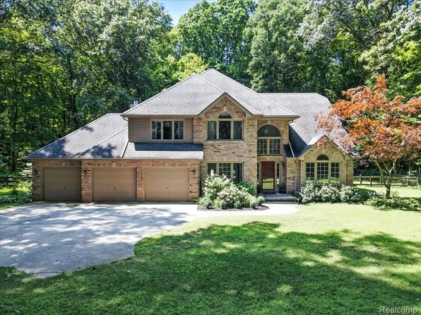 3699 W Surrey Ln, Fort Gratiot, MI 48059