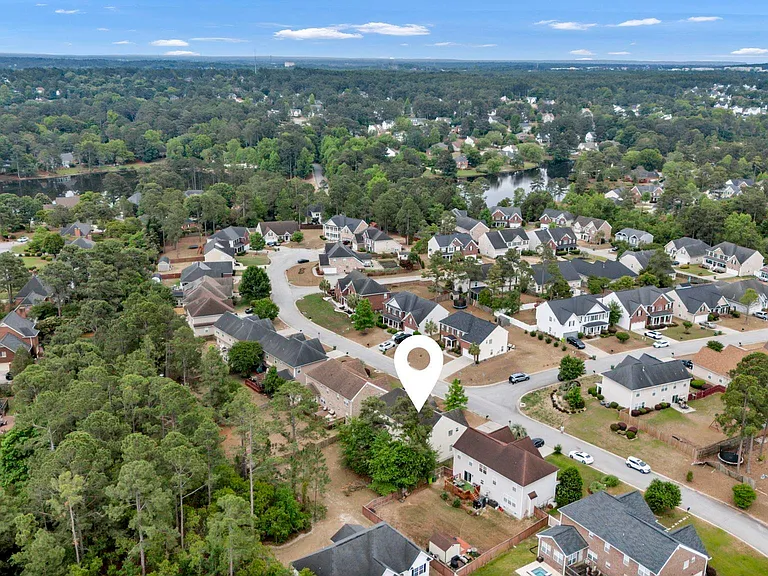 109 Cotoneaster Dr — Photo 21