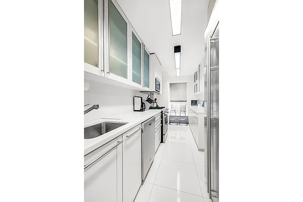 Sold by Warburg | media 3