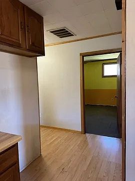 4th image of 106 W Green St