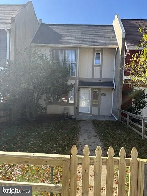 117 Meadows Ln NE