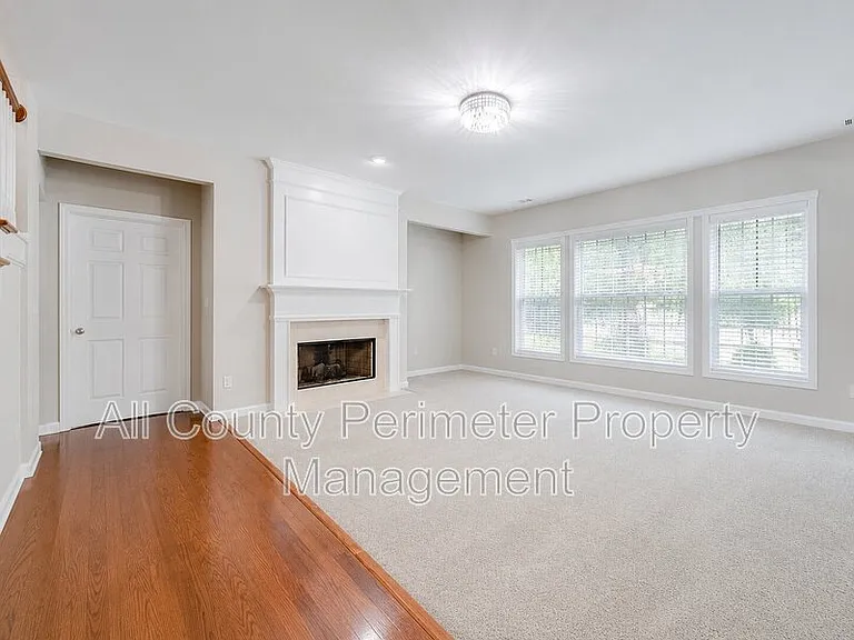 380 Simonton Crest Dr — Photo 8
