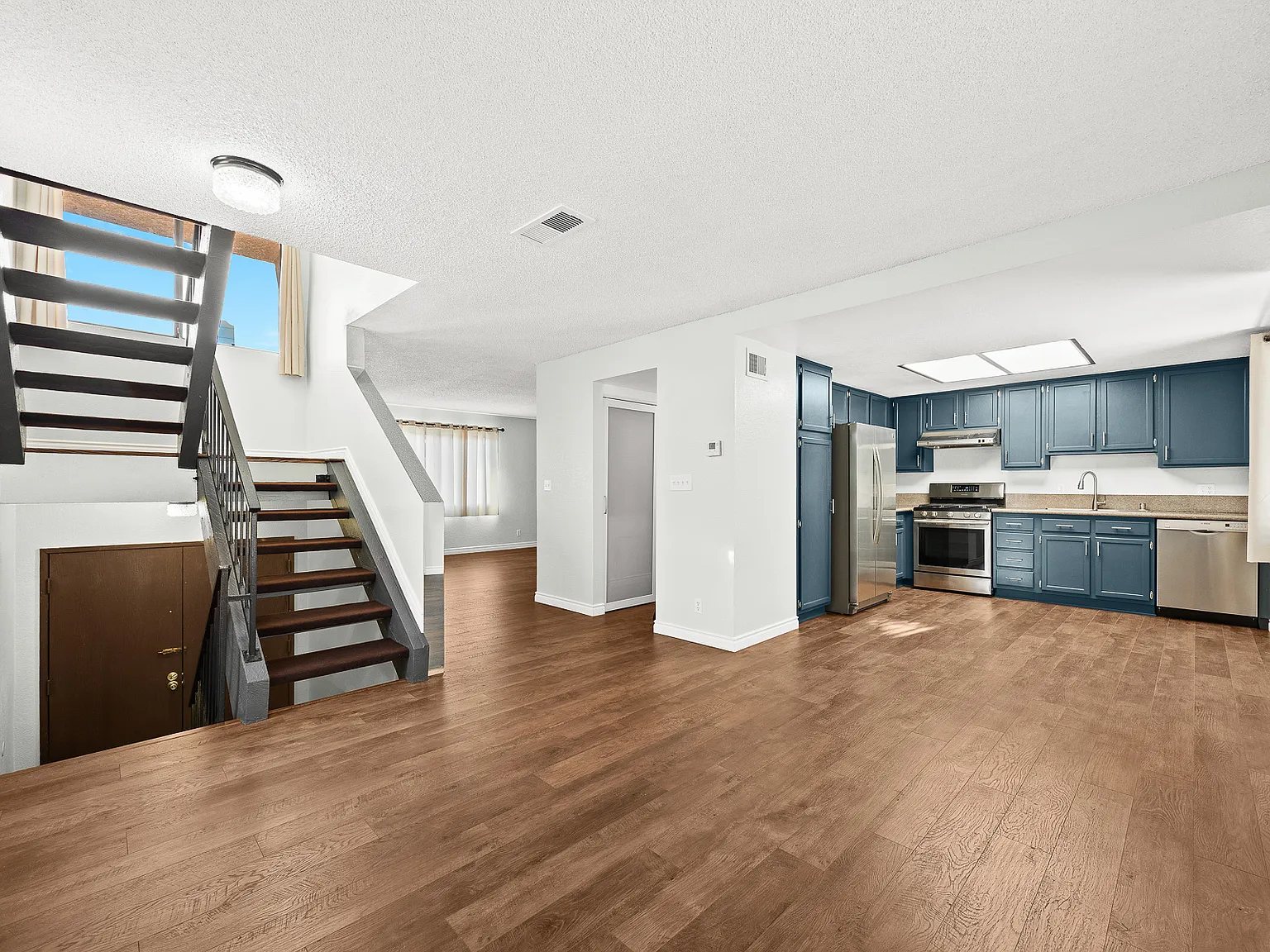 3 bed, 1536 sqft, $3,500 — Photo 3