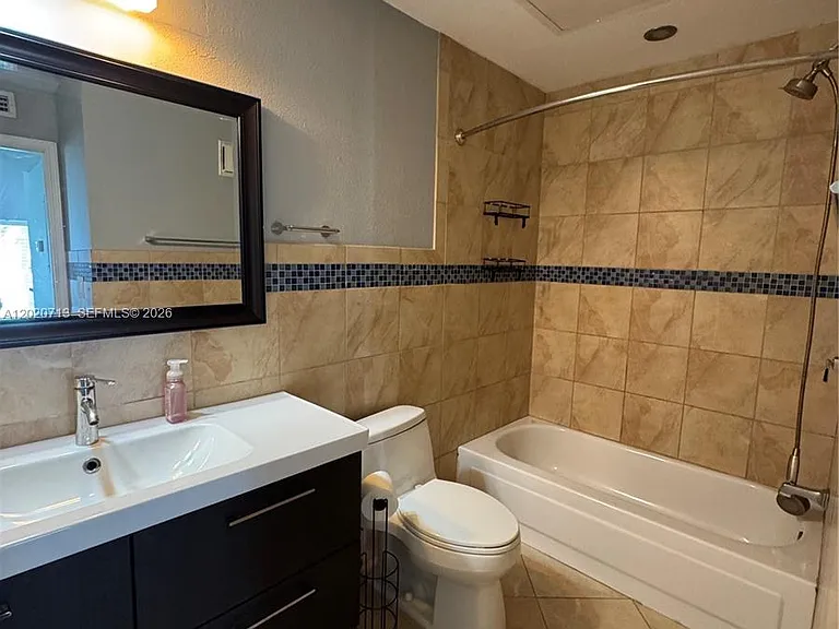 2301 NW 33rd St #107 — Photo 22