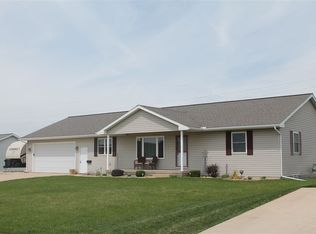 165 E Truman St, Winthrop, IA 50682