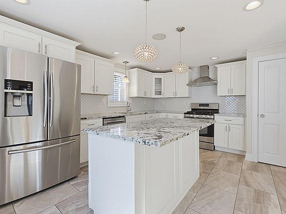 5th image of 69 Crystal Cove Ave
