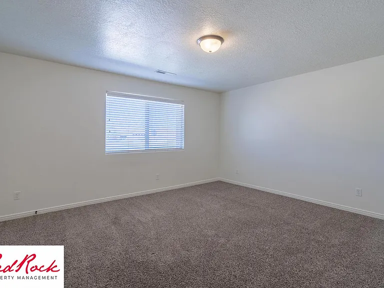 2801 E 450 N #365 — Photo 33