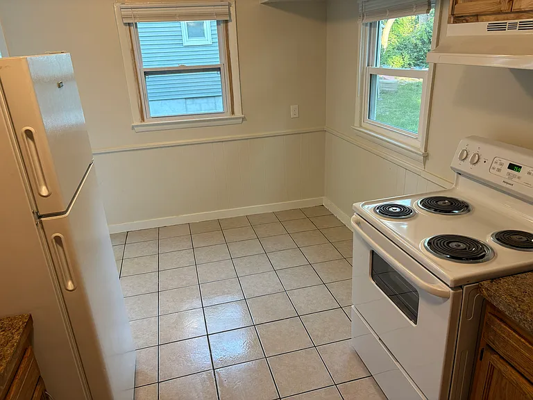 4237 Curtis Ave — Photo 9