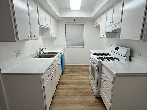 2nd image of 529 E Cedar Ave #104