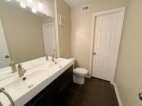 919 S Weatherred Dr APT 135, Richardson, TX 75080