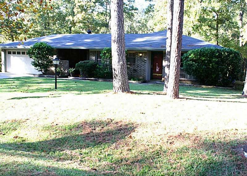 1st image of 619 Pine Cone Dr