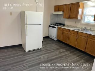 18 Laundry St #C201, Woonsocket, RI 02895