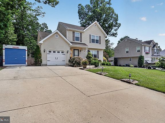3rd image of 381 Bryn Mawr Dr