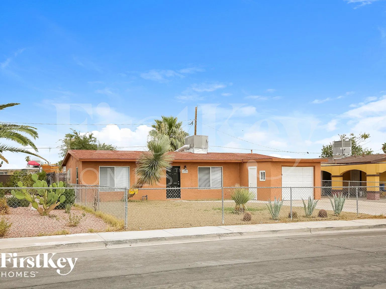 3 bed, 1.0 bath, 1474 sqft, $1,695 — Photo 2