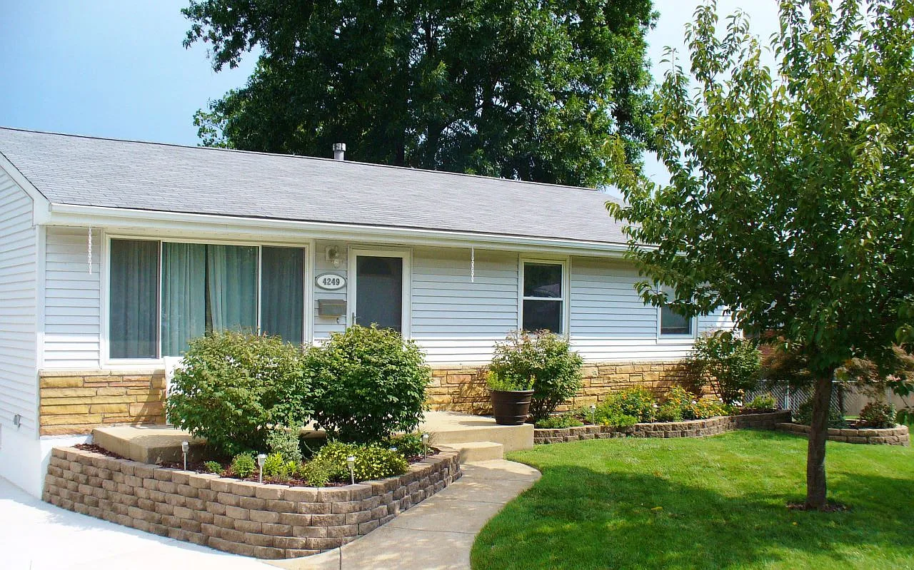 4249 Heidelberg Ave photo 1