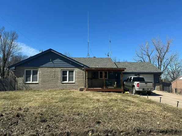 6708 N Wyandotte St, Gladstone, MO 64118
