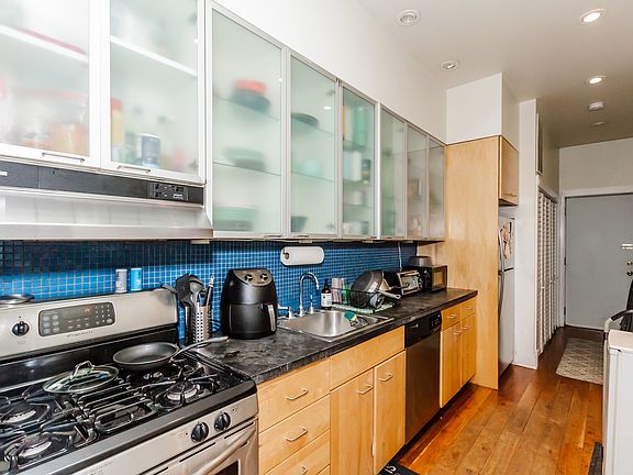 5th image of 1036 N Orleans St