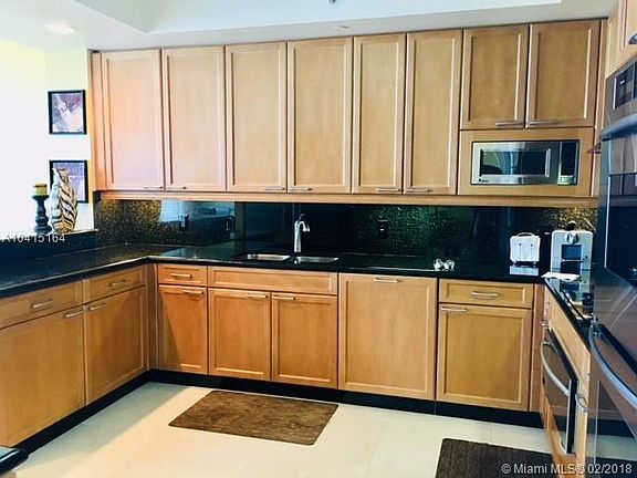 4th image of 20201 E Country Club Dr APT 908