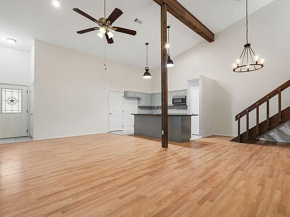 3rd image of 2931 Whitman Dr