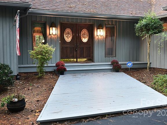 4th image of 16311 Croatan Ct
