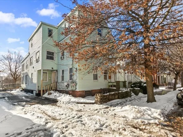 29 Huss Ct, Lynn, MA 01905