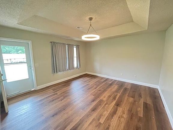 4th image of 5885 Lost Creek Dr
