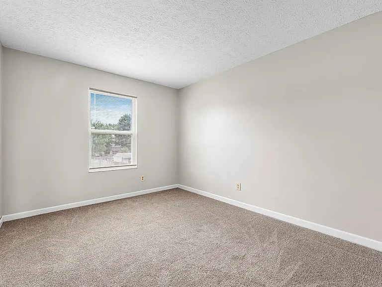 328 Regency Ave — Photo 23
