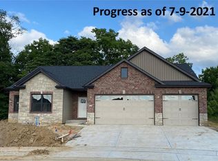 126 Smola Woods Ct, Glen Carbon, IL 62034