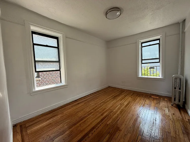 2387 Morris Ave #C4 — Photo 1