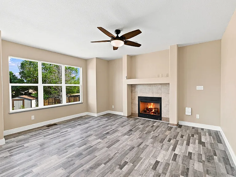 5644 Mountain Garland Dr — Photo 12