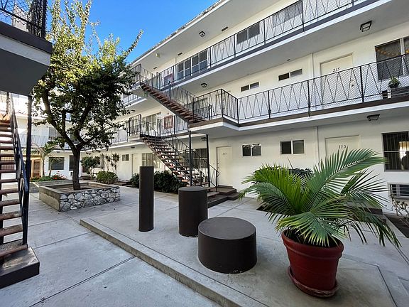 2nd image of 365 W Doran St #117