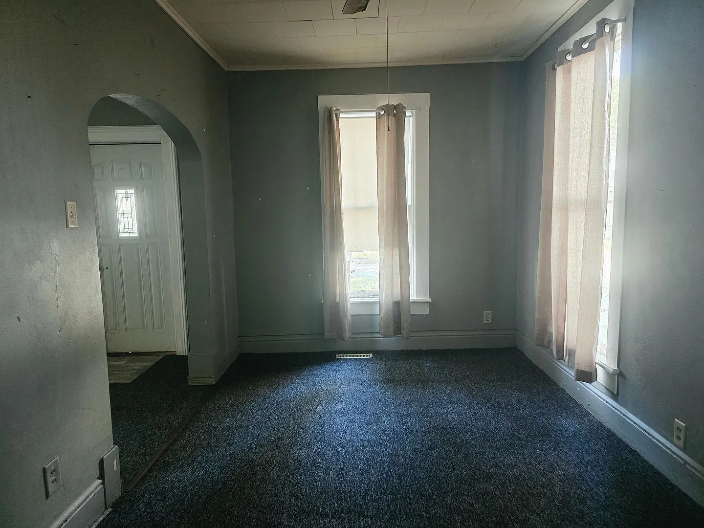 Spacious 2-Bedroom, 2-Bathroom Home with Basement $1,095/Month — Photo 4