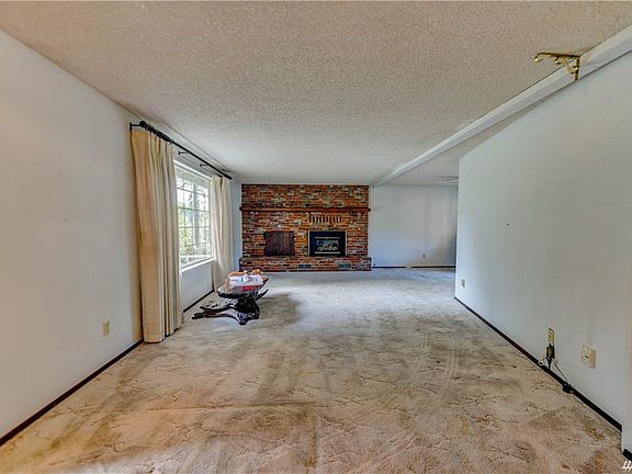 4th image of 6412 64th Avenue Ct NW