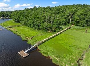 2 Blackthorne Ln, Norwell, MA 02061