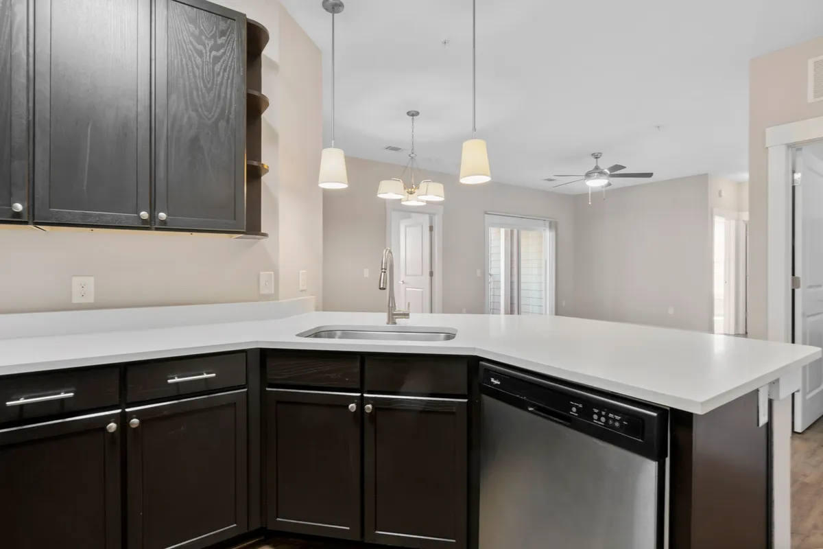 Cottonwood Reserve Renovated Apartment Kitchen - Cottonwood Reserve