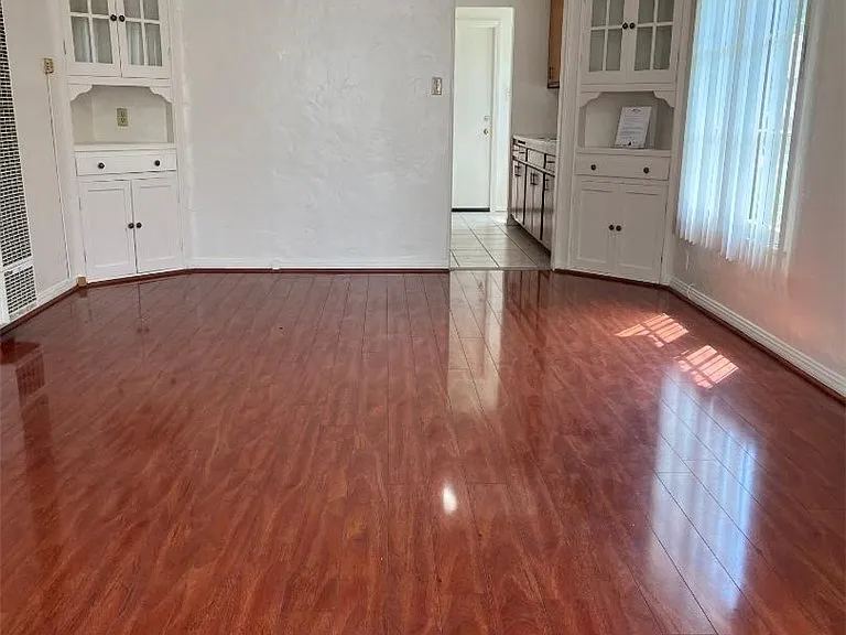 600 E Maple St #600 — Photo 2