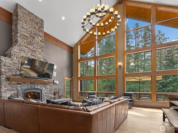 3rd image of 251 Evergreen Valley Loop Road