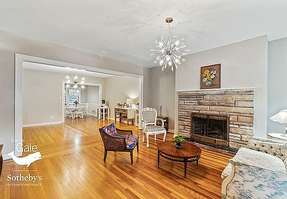 5th image of 204 Burns St #1
