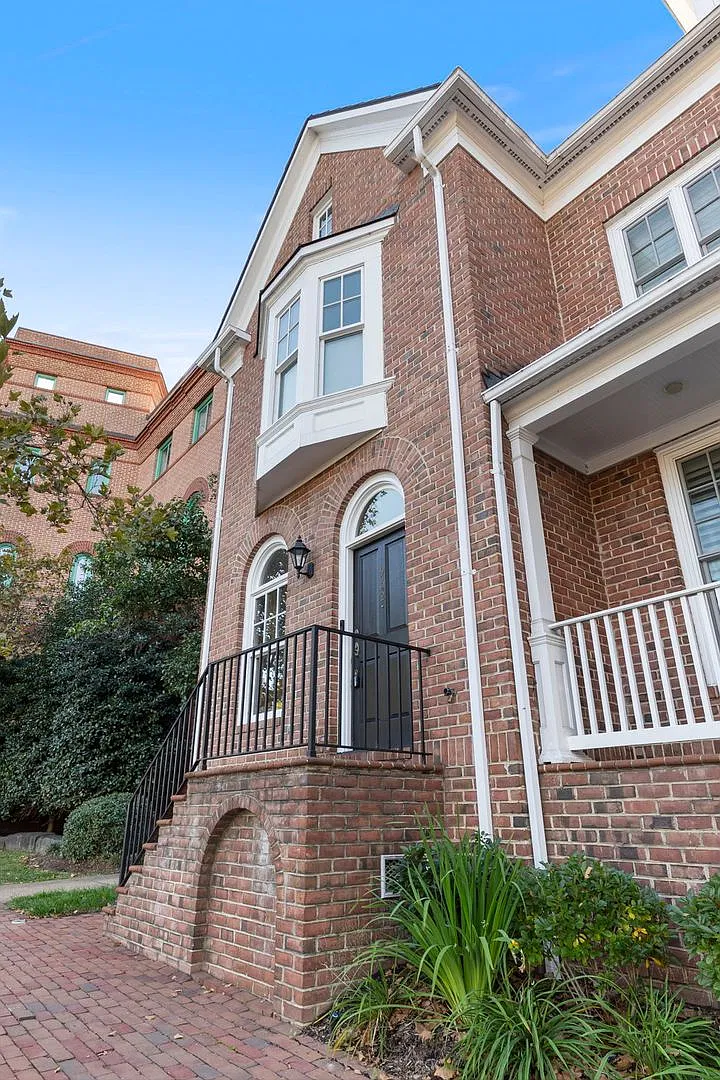 Convenient Alexandria Living with Old Town Charm — Photo 2