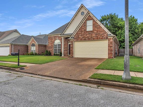 2nd image of 320 Fleets Hill Dr