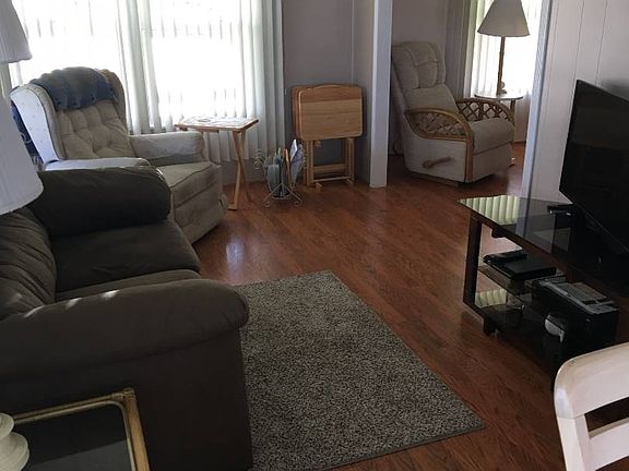 2nd image of 202 Spanish Lakes Dr