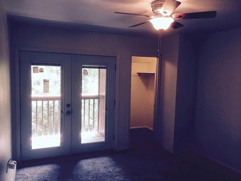 2907 Riverside Dr — Photo 4