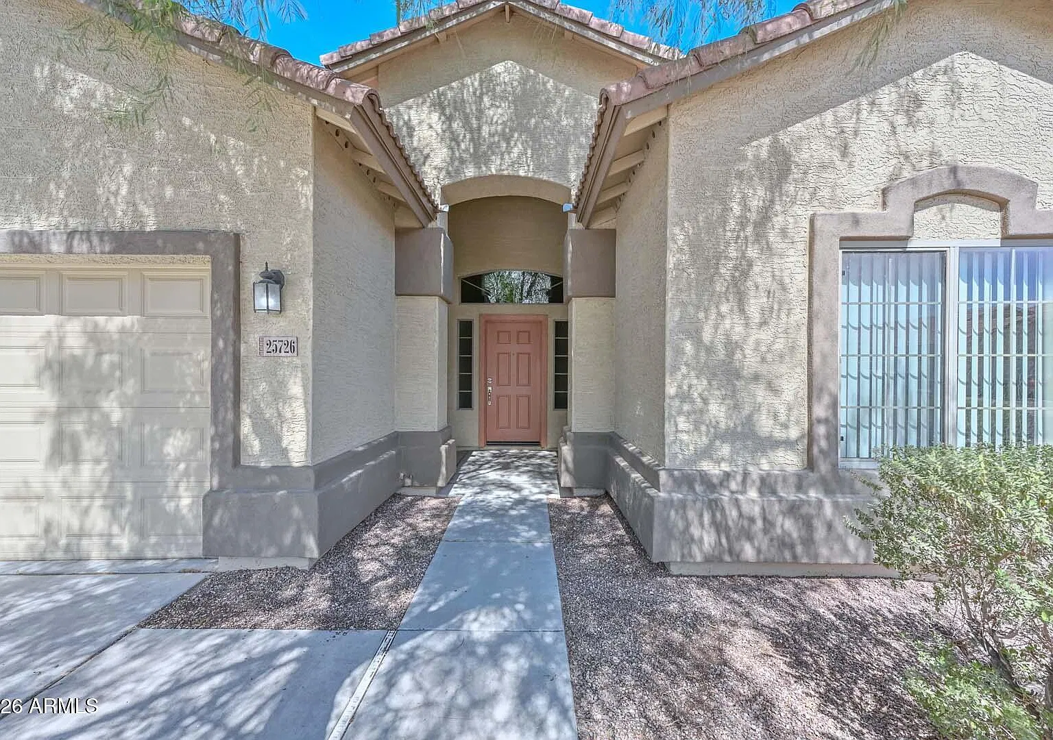 4 bed, 2.0 bath, 1868 sqft, $1,795 — Photo 3