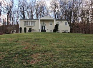 87 W McClellan Ave, Livingston, NJ 07039