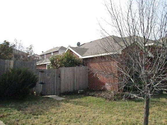 3rd image of 5601 Castleroy Ln