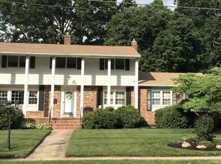 6 Cresthill Rd, Lawrence Township, NJ 08648