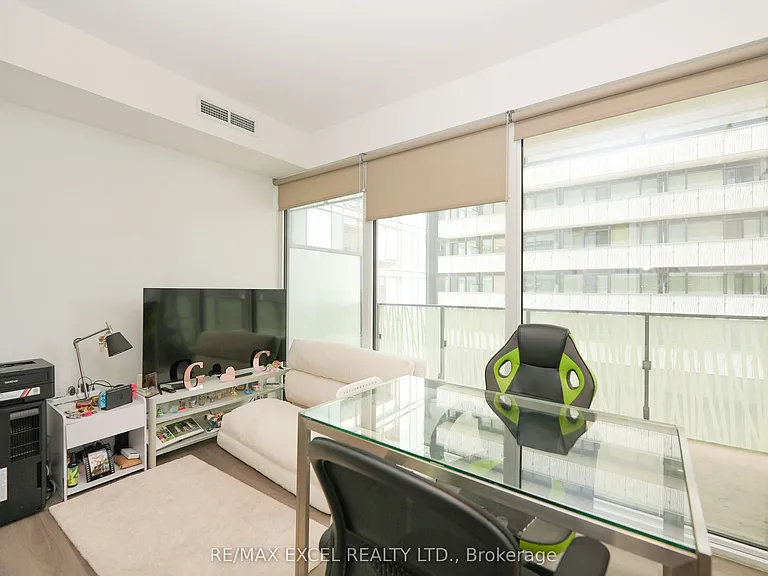 42 Charles St E #510 — Photo 4